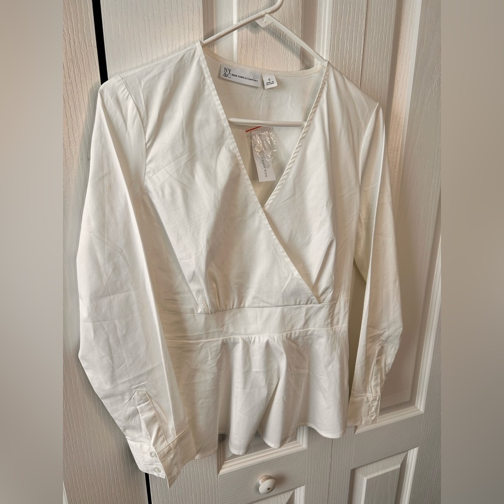 New York & Company Women’s Long Sleeve White V Neck Wrap Peplum Blouse S NWT - Picture 2 of 5
